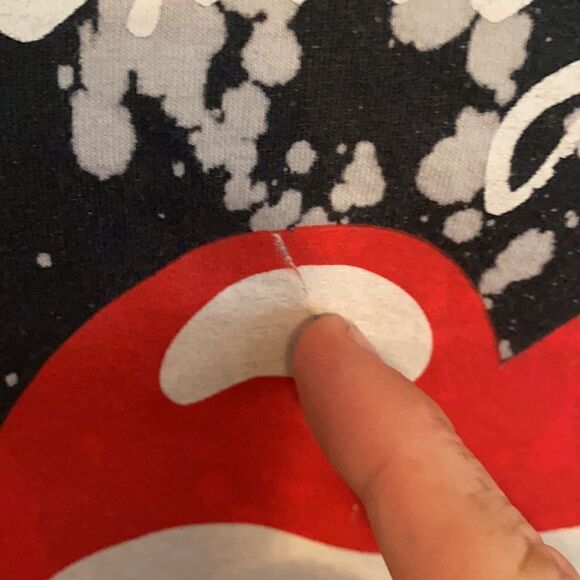 Black Bleached Distressed Acid Wash The Rolling Stones Lip Graphic Shirt - Picture 7 of 8